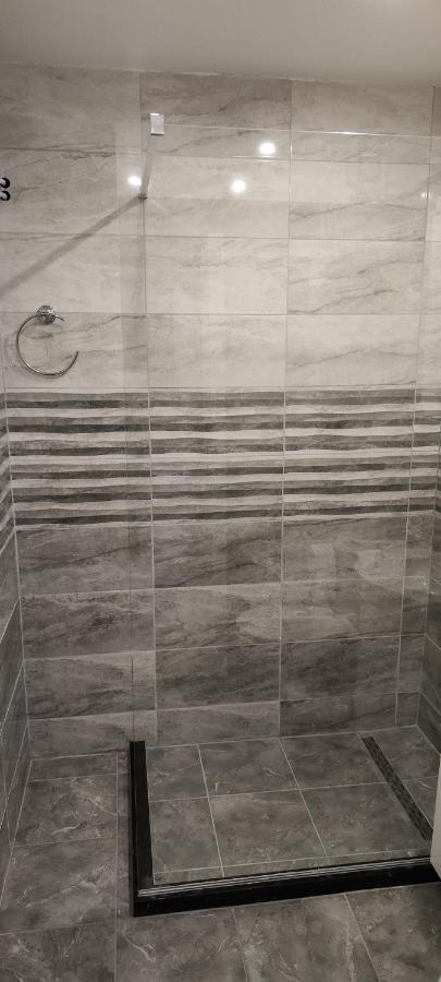 Bora Apartmani - Free Parking - City Center Vranje Exteriér fotografie